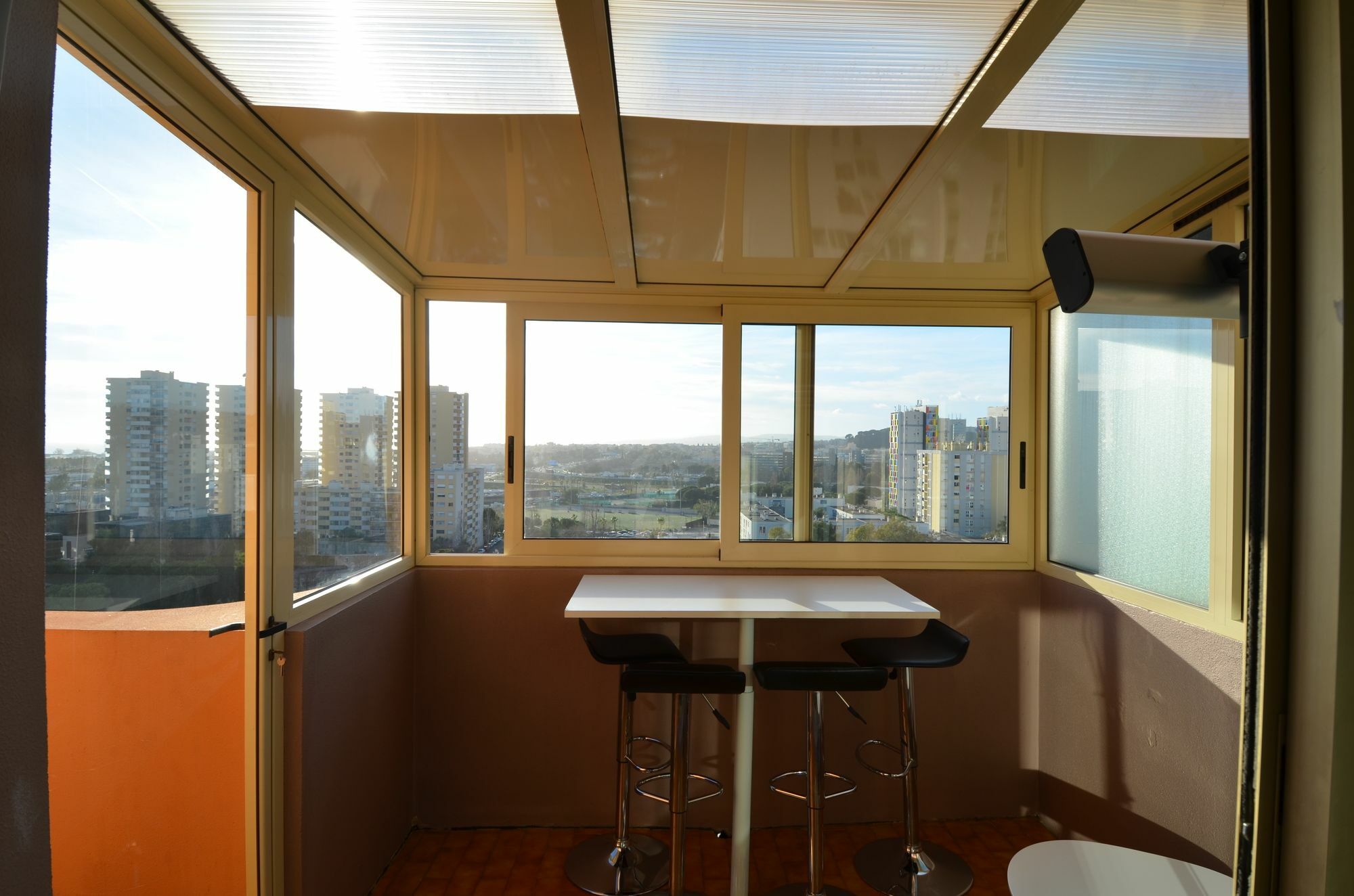 Appartement Rooftop 8 Personnes Grande Terrasse Avec Parking Quartier Aeroport Nizza Exterior foto