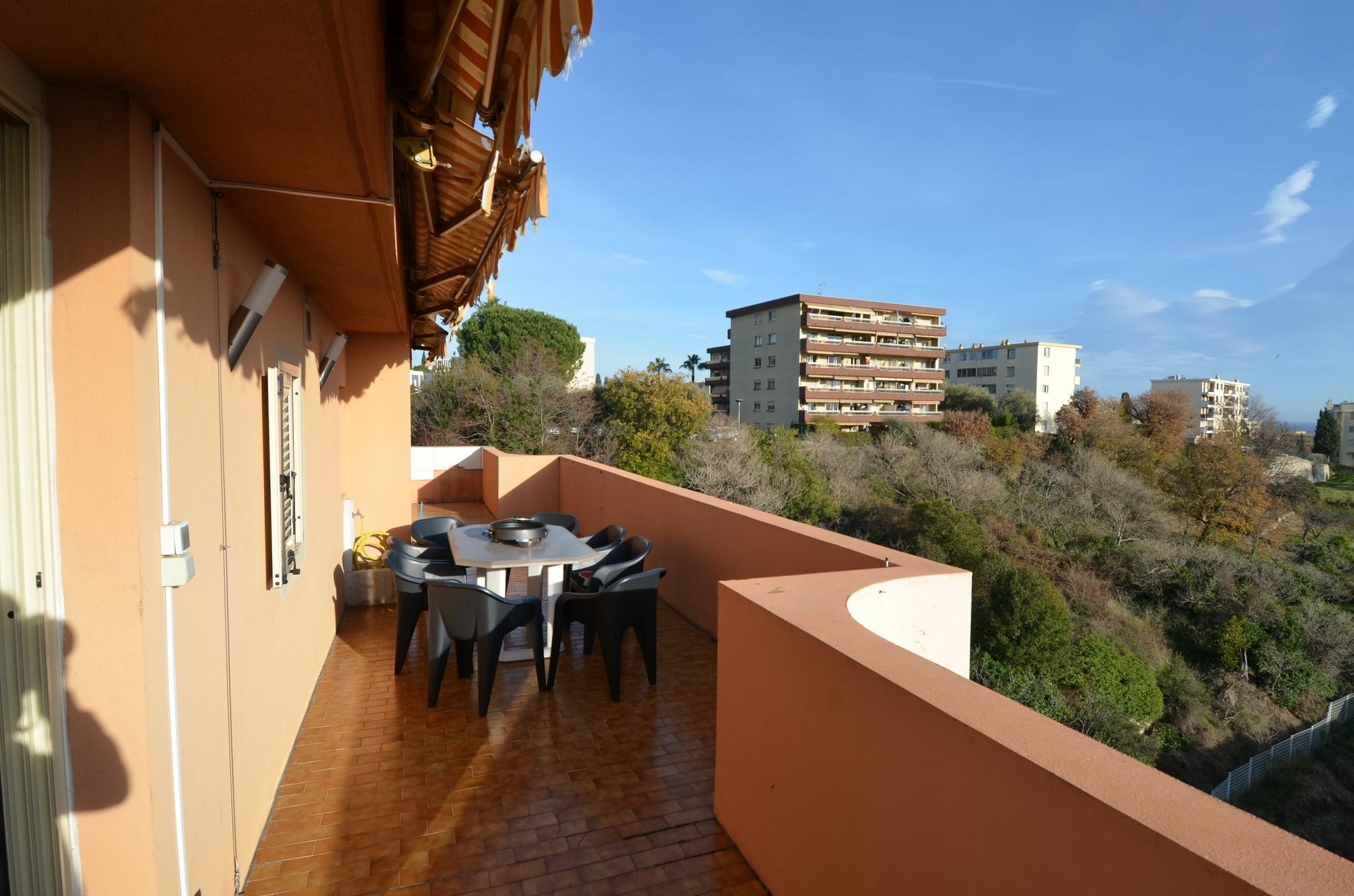 Appartement Rooftop 8 Personnes Grande Terrasse Avec Parking Quartier Aeroport Nizza Exterior foto
